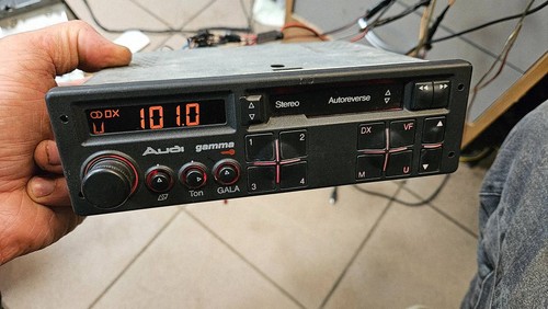 Audi 100 1993 radio - s4, c4